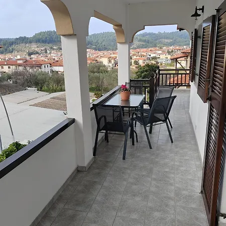 Leyland * Айос-Николаос